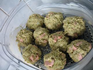 Brokkoli Knödel im Dampfgarer • Rezept | weltinmir.de