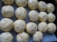 Backpapier aus Backblech legen. Champignons drauf...