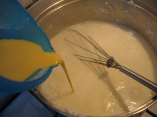 Zubereitung der cremigen Milch-Flüssigkeit 