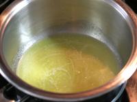 Sauce aus zerlassener Butter vorbereiten....