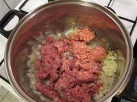 Hackfleisch dazugeben und solange anbraten, bis...