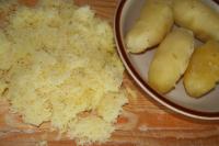 Kartoffeln in Schale kochen. Auskühlen lassen,...