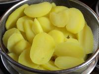 Kartoffeln in gesalzenem Wasser ca. 10 Minuten...