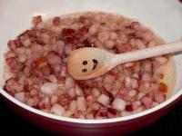 Durchwachsenen Speck in Würfel schneiden und in...
