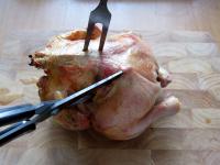 Fertig gebratenes Hähnchen von dem...