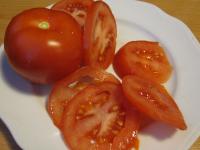 Tomaten schneiden, in dünne Rädchen schneiden....