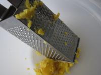 Kartoffeln in Schale kochen. Auskühlen lassen,...