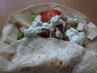 Den unteren Rand der Tortilla in die innere...