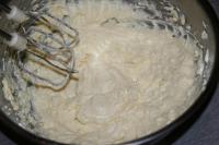 In einer Schüssel die weiche Butter mit dem...
