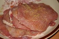Schweinskarree in dünne Schnitzel schneiden…...
