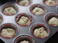 Muffinsform in 2/3 mit dem Teig füllen. 15...