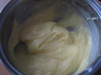 Milch, Zucker und Puddingpulver gut miteinander...