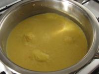 Die Suppe zum Schluss mit Mehlschwitze eindicken,...