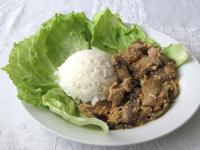 Mit frischem Kopfsalat und Reis servieren....