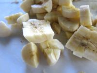 Banane schälen und würfeln....