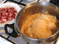Sauerkraut zur Zwiebel geben und kurz andünsten. ...