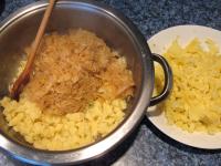 Gedünsteten Sauerkraut mit Kartoffel-Nocken...
