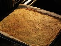 Backen bis goldbraun auf 200°C cca 40 Minuten....