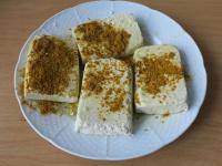 Tofu mit Öl, durchgepresstem und geputzten...
