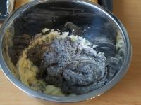 Abgekühlten Mohnpudding einrühren....