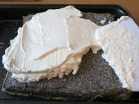 Auf Mohncreme streichen und im Kühlschrank 24...