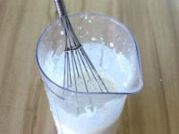 Mehl in Milch verrühren......