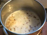 Milch zugießen und kochen, bis Sie die...