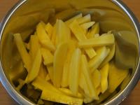 Kartoffeln schälen und genauso wie Möhre...