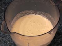 In Mixer eingießen und mixen....