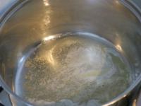 Butter im Topf zerlassen....
