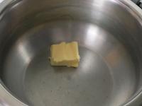 Butter im Topf zerlassen......