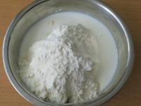 Sahne mit Milch und Mehl mischen....