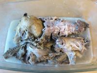 Das restliche Fleisch von gebackener Ente (cca...