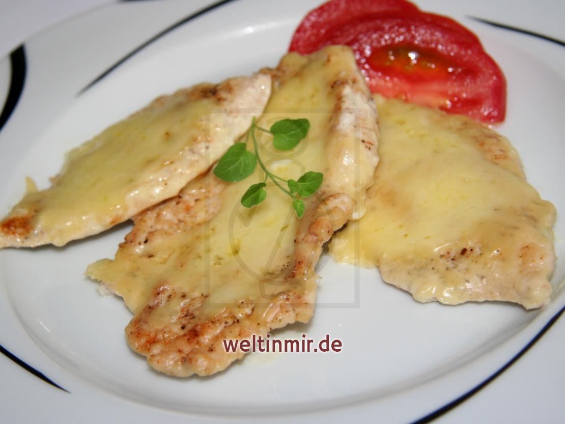 Hühnerbrust mit Käse und Sahne überbacken • Rezept | weltinmir.de