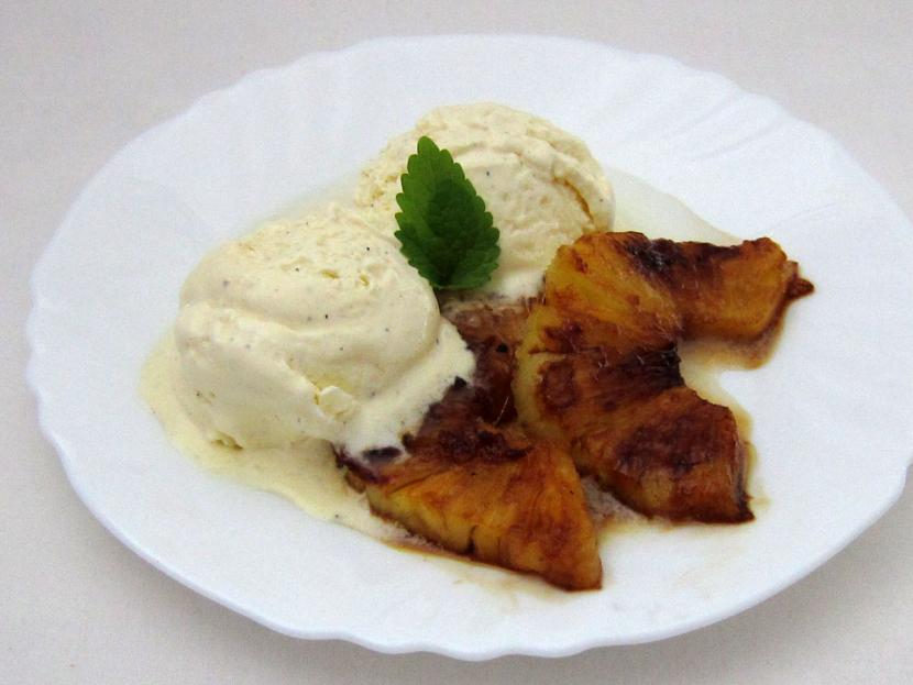 Gegrillte Ananas mit Eis • Rezept | weltinmir.de