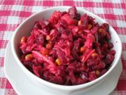 Rote - Bete - Salat mit Obst und Mais