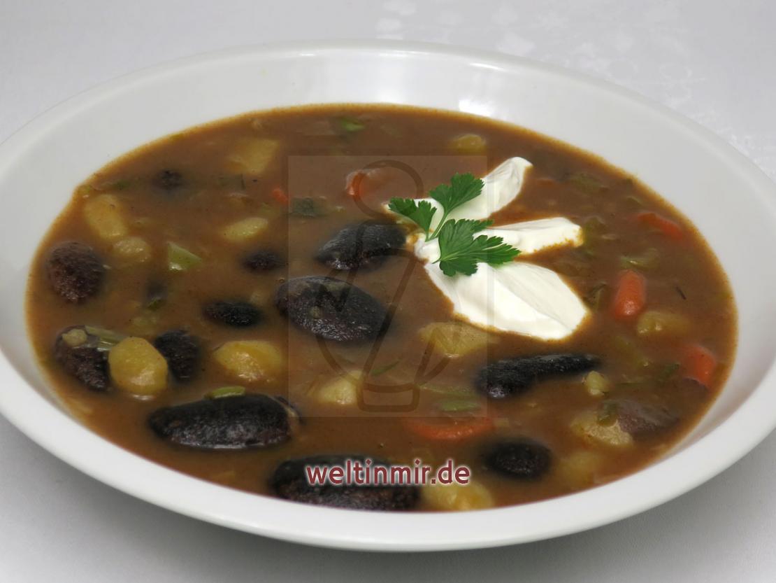 Dunkle Bohnensuppe • Rezept | weltinmir.de