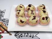 Rum-Kokos-Kugeln mit Preiselbeeren