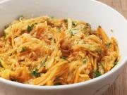 Mangosalat mit Papaya und frischen Kräutern